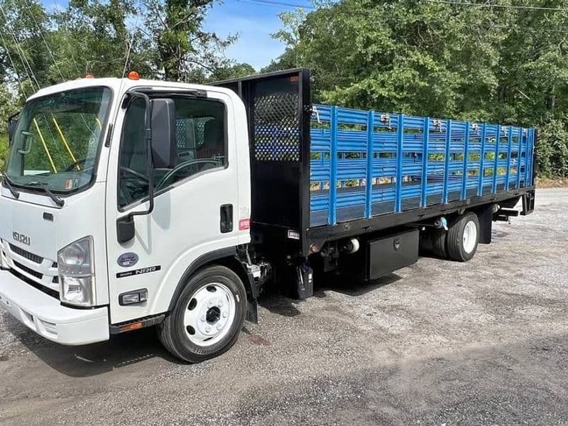 2017 Isuzu NRR